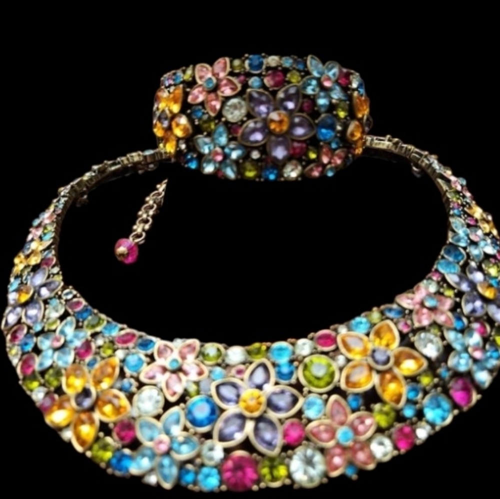HEIDI DAUS BRACELET ONLY. "Fantasy In Florals". Hinged in sections. - Picture 4 of 4